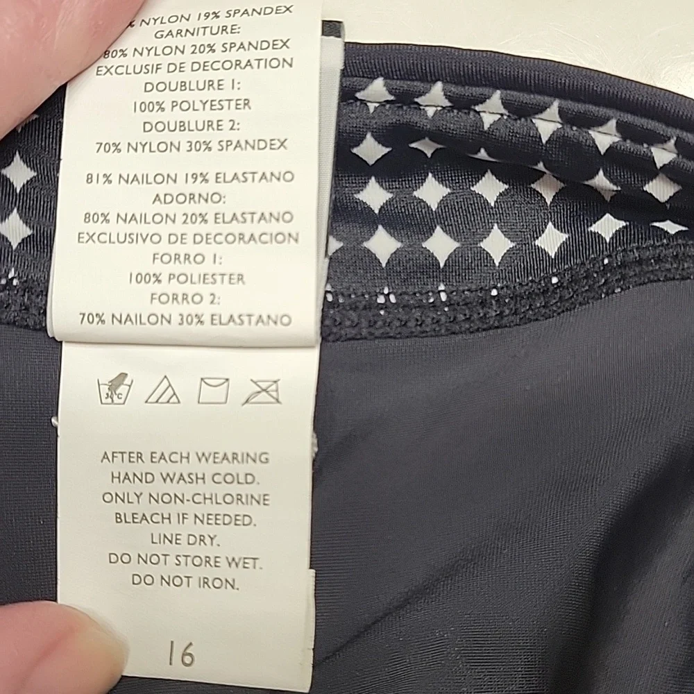 Nike size 16 black swim bottom